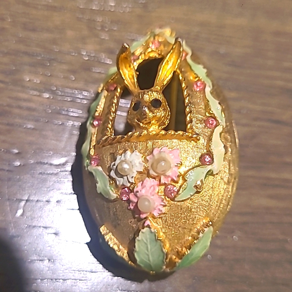 VINTAGE RABBIT BROOCH